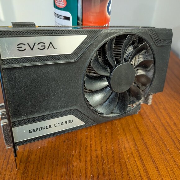 EVGA GeForce GTX 960 2GB SC Gaming, Only 6.8 inches, Perfect for mITX Build Grap - Picture 2 of 10